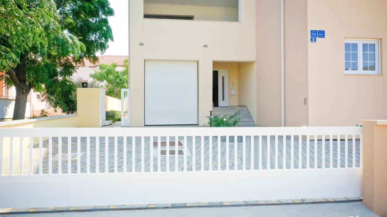 Apartments Sandrina Vrsi Extérieur photo