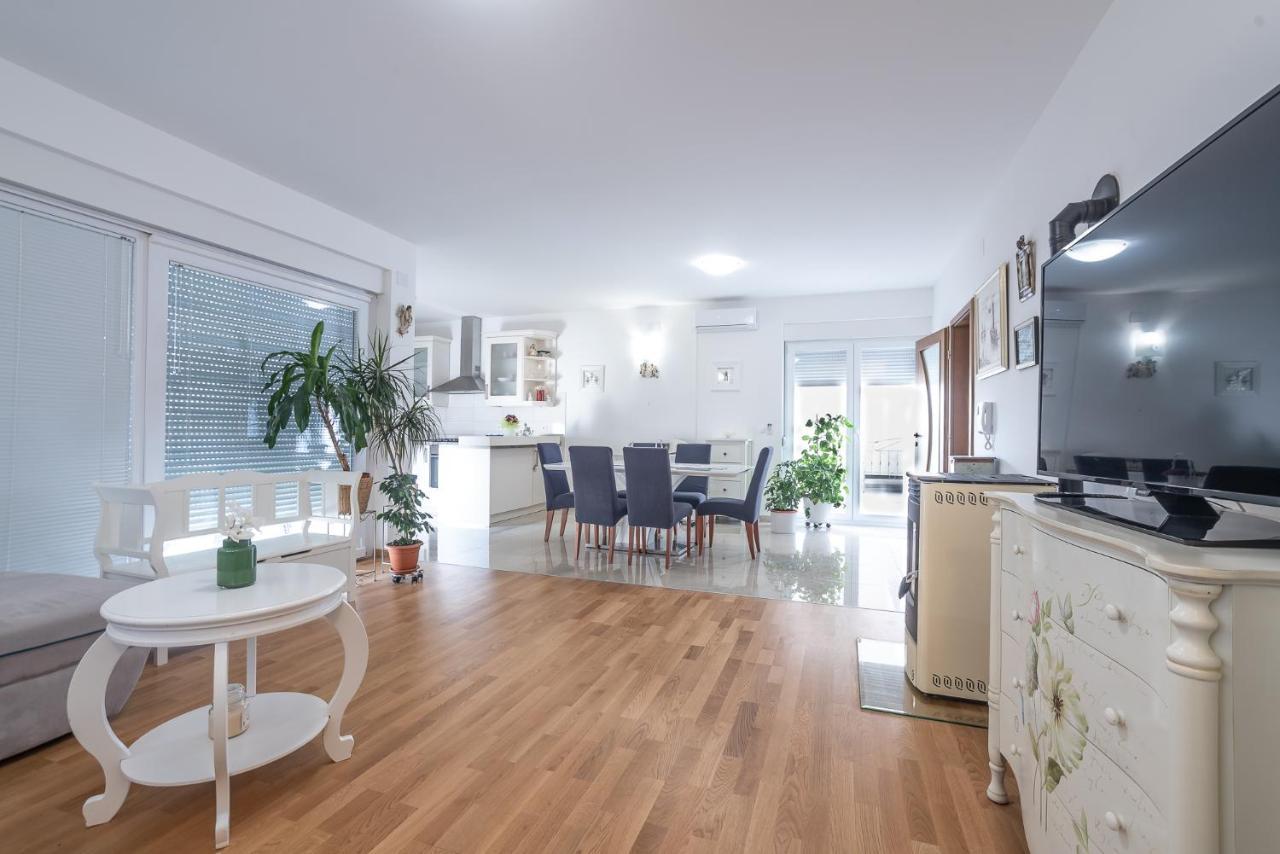 Apartments Sandrina Vrsi Extérieur photo