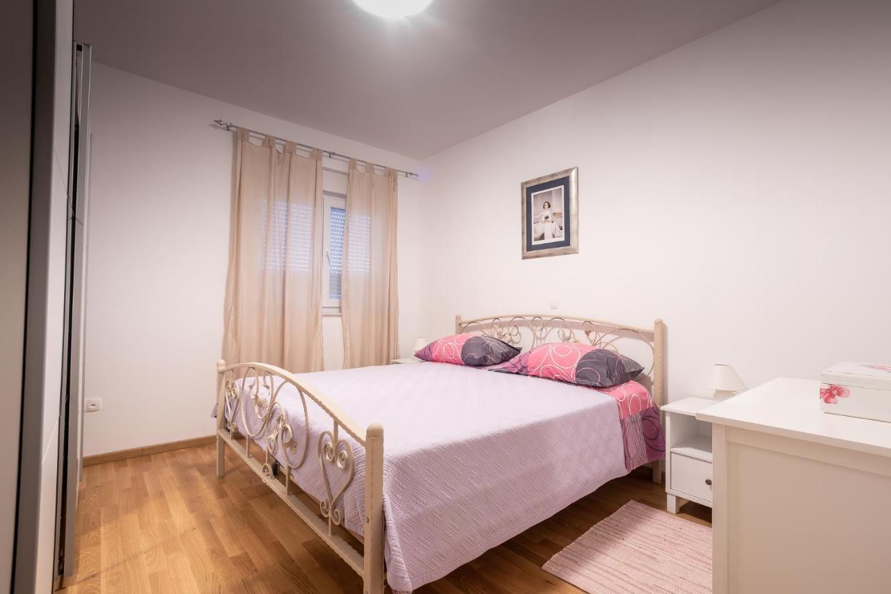 Apartments Sandrina Vrsi Extérieur photo