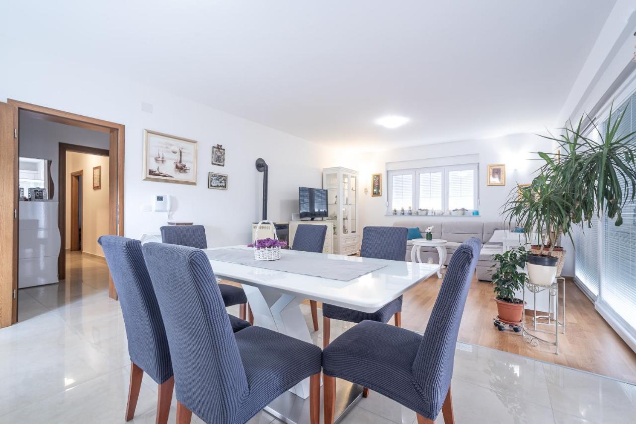 Apartments Sandrina Vrsi Extérieur photo