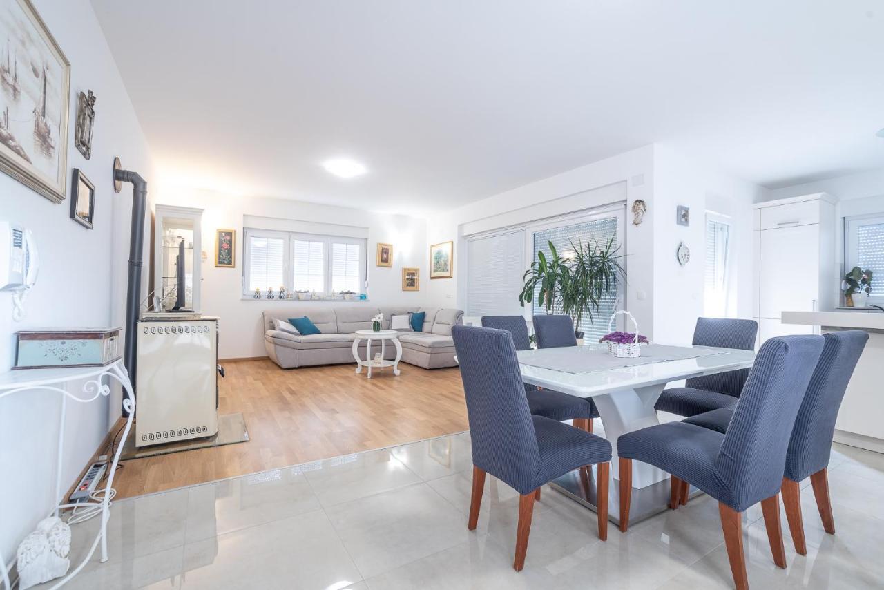 Apartments Sandrina Vrsi Extérieur photo