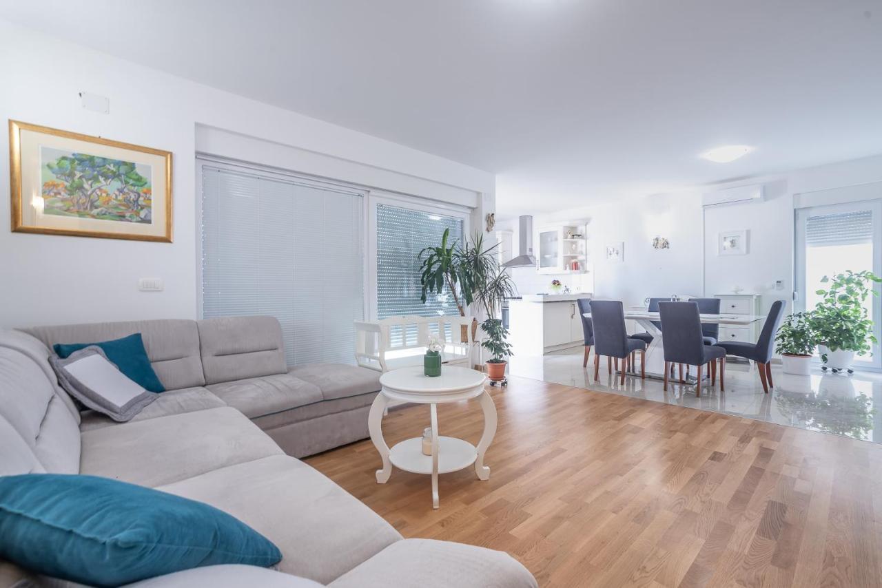 Apartments Sandrina Vrsi Extérieur photo
