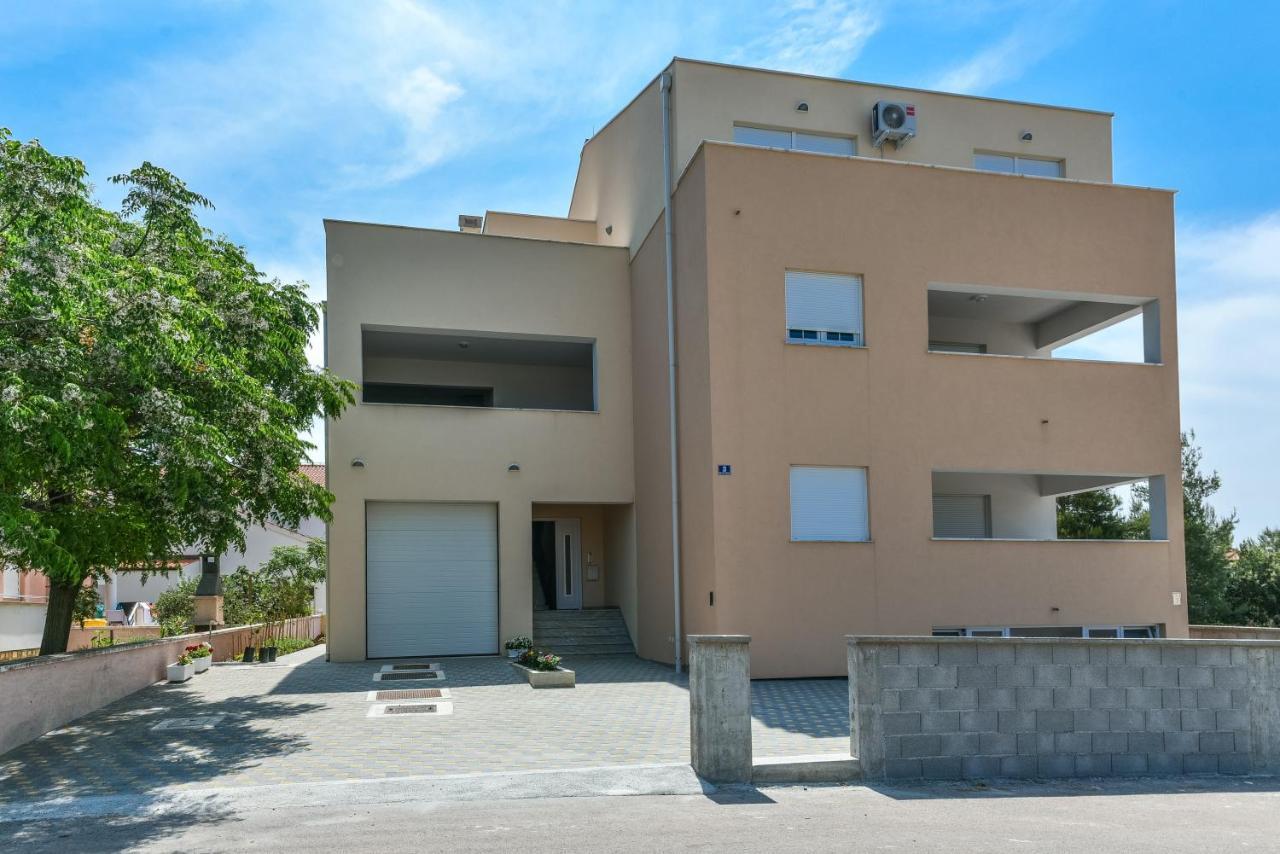 Apartments Sandrina Vrsi Extérieur photo