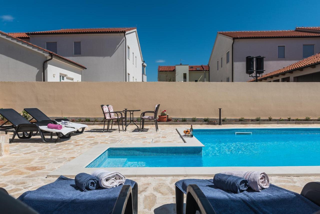 Apartments Sandrina Vrsi Extérieur photo