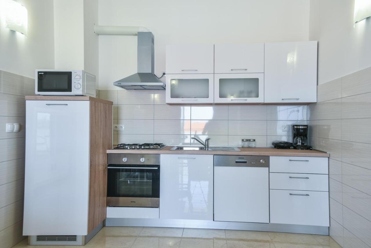 Apartments Sandrina Vrsi Extérieur photo
