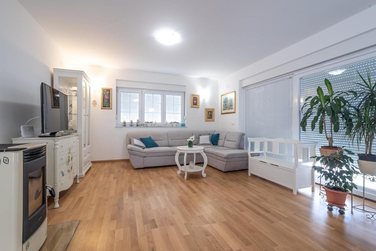 Apartments Sandrina Vrsi Extérieur photo