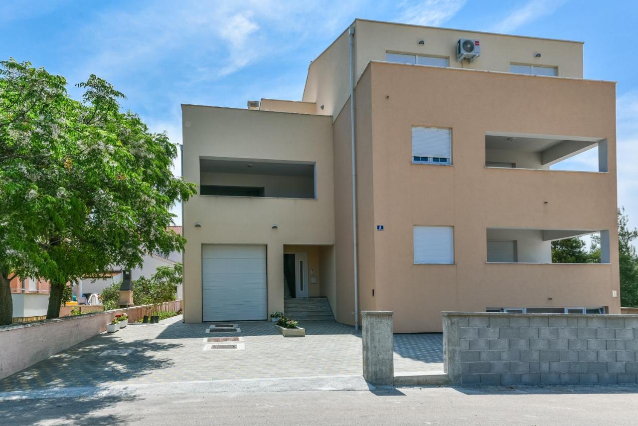 Apartments Sandrina Vrsi Extérieur photo